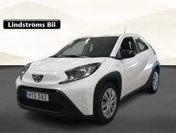 Vit Begagnad 2022 Toyota Aygo X-play Halvkombi | 169 000 kr (Marknadspris)