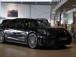 Svart Begagnad 2025 Porsche Panamera 4 Sedan | 1 295 000 kr