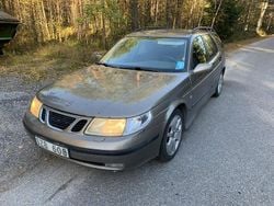 Brun Begagnad 2002 Saab 9-5 Vector Kombi | 16 000 kr (Marknadspris)