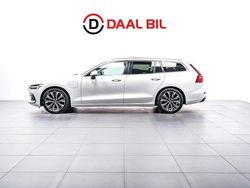 Vit Begagnad 2022 Volvo V60 Core Kombi | 339 700 kr (Marknadspris)