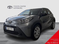 Grå Begagnad 2024 Toyota Aygo X Play SUV | 174 900 kr (Bra pris)