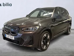 Grå Begagnad 2021 BMW iX3 Shadowline SUV | 449 900 kr (Dyr)