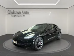 Svart (solid black) Begagnad 2022 Tesla Model 3 Performance Sedan | 348 500 kr (Bra pris)