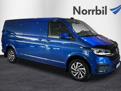 Blå (ravennablü metallic) Begagnad 2024 VW T6.1 Van | 519 000 kr (Bra pris)