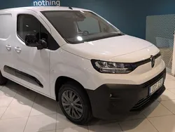 Vit Ny 2024 Citroën Berlingo Business Class Minibuss | 359 000 kr (Marknadspris)