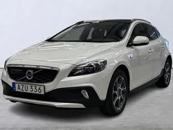 Vit Begagnad 2015 Volvo V40 CC Pro Kombi | 179 900 kr (Marknadspris)