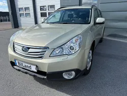 Ljusgul (gul) Begagnad 2012 Subaru Outback SUV | 54 900 kr (Bra pris)