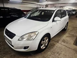 Vit Begagnad 2008 Kia Ceed EX Halvkombi | 29 900 kr (Lite dyr)