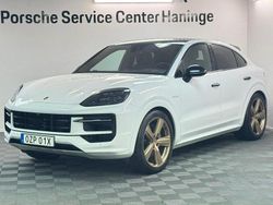 Vit Begagnad 2025 Porsche Cayenne E-Hybrid Coupe Sportkupé | 1 295 000 kr