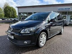Svart Begagnad 2015 VW Touran Minibuss | 99 900 kr (Superpris)