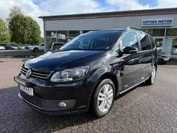 Svart Begagnad 2015 VW Touran Minibuss | 99 900 kr (Bra pris)