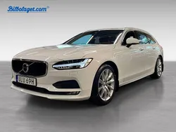 Vit Begagnad 2019 Volvo V90 Momentum Kombi | 274 990 kr (Marknadspris)
