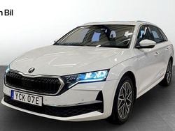 Moon white metallic Begagnad 2024 Skoda Octavia Selection Kombi | 299 900 kr (Marknadspris)
