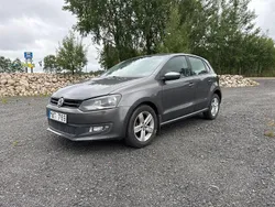 Mörkgrå Begagnad 2011 VW Polo Halvkombi | 59 500 kr (Marknadspris)