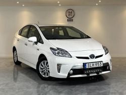 Vit Begagnad 2015 Toyota Prius Plug-in Hybrid Halvkombi | 124 900 kr (Marknadspris)