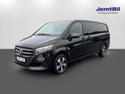 Obsidiansvart metallic Ny 2025 Mercedes Vito Minibuss | 798 750 kr