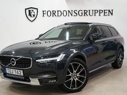 Grå Begagnad 2017 Volvo V90 CC Inscription Kombi | 339 800 kr (Marknadspris)