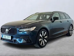 Mörkblå (blå) Begagnad 2023 Volvo V90 Plus Kombi | 509 900 kr (Marknadspris)