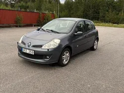 Blå Begagnad 2006 Renault Clio R.S. Halvkombi | 32 000 kr (Marknadspris)