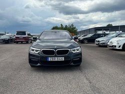 Grå Begagnad 2017 BMW 530 M Sport Sedan | 259 500 kr (Dyr)