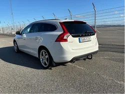 Vit Begagnad 2013 Volvo V60 Momentum Kombi | 69 000 kr (Superpris)