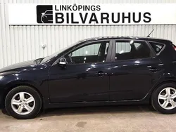 Svart Begagnad 2010 Hyundai i30 Halvkombi | 39 900 kr (Marknadspris)