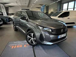 Grå Begagnad 2023 Peugeot 5008 GTi Minibuss | 329 900 kr (Marknadspris)