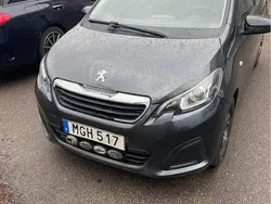 Grå Begagnad 2015 Peugeot 108 Halvkombi | 35 000 kr (Lite dyr)