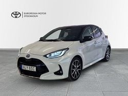 Vit Begagnad 2020 Toyota Yaris Hybrid Style Halvkombi | 218 900 kr (Marknadspris)