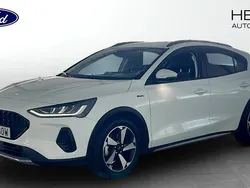 Vit (white) Begagnad 2024 Ford Focus Active Halvkombi | 219 900 kr (Marknadspris)