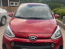 Röd Begagnad 2017 Hyundai i10 Comfort Halvkombi | 73 000 kr (Marknadspris)