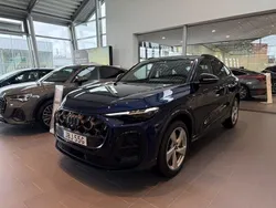 Blå (navarrablå metallic) Ny 2025 Audi Q5 Sportback Design SUV | 778 500 kr (Dyr)