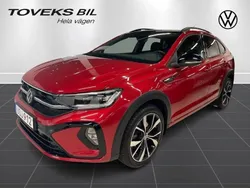 Röd (kings red metallic black) Begagnad 2023 VW Taigo R-line Plus SUV | 259 000 kr
