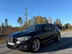 Svart Begagnad 2017 BMW 118 M Sport Halvkombi | 135 000 kr (Marknadspris)