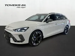 Vit (glacial white metallic) Ny 2025 Cupra Leon Kombi | 431 700 kr (Dyr)