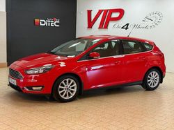 Röd Begagnad 2016 Ford Focus Titanium Halvkombi | 114 800 kr (Marknadspris)