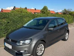 Grå Begagnad 2015 VW Polo Halvkombi | 62 000 kr (Bra pris)