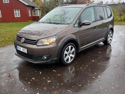 Brun Begagnad 2014 VW Touran Cross Minibuss | 49 000 kr