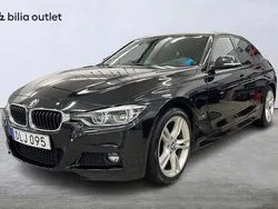 Svart Begagnad 2018 BMW 330e M Sport Sedan | 224 900 kr (Marknadspris)