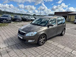 Mörkbrun (brun) Begagnad 2015 Skoda Roomster Kombi | 44 900 kr (Superpris)
