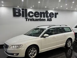 Vit Begagnad 2014 Volvo V70 Momentum Kombi | 104 900 kr (Marknadspris)