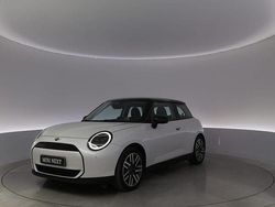 Vit Begagnad 2024 Mini Cooper Classic Halvkombi | 349 900 kr