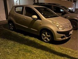 Silver Begagnad 2010 Nissan Pixo Halvkombi | 25 000 kr