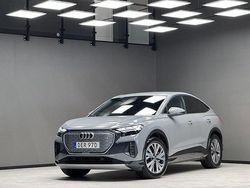 Grå Begagnad 2023 Audi Q4 Sportback e-tron Sport SUV | 469 900 kr (Lite dyr)