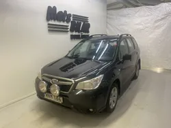 Svart Begagnad 2015 Subaru Forester SUV | 119 900 kr (Marknadspris)