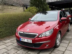 Röd Begagnad 2013 Peugeot 308 Halvkombi | 62 000 kr (Marknadspris)
