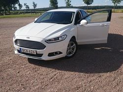 Vit Begagnad 2017 Ford Mondeo Business Edition Halvkombi | 160 000 kr (Marknadspris)