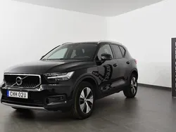 Svart Begagnad 2020 Volvo XC40 Momentum SUV | 324 800 kr (Marknadspris)