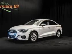 Vit Begagnad 2023 Audi A3 Sedan | 288 900 kr (Marknadspris)
