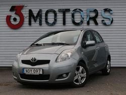 Grå Begagnad 2011 Toyota Yaris Halvkombi | 59 900 kr (Marknadspris)